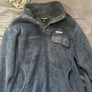 Navy Patagonia pullover